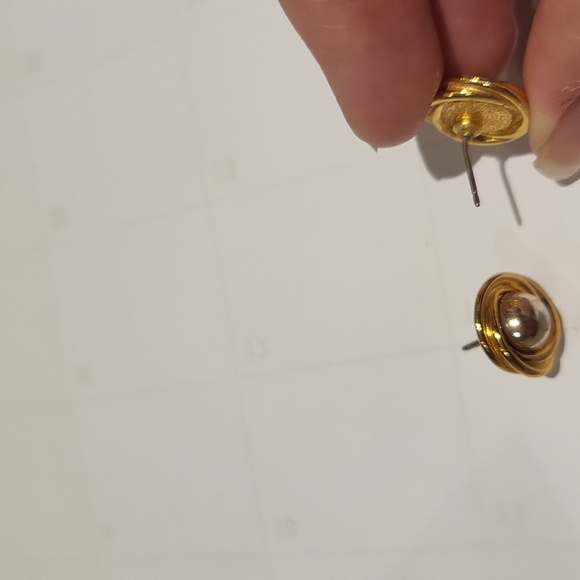 Vintage stud earrings - Picture 4 of 4